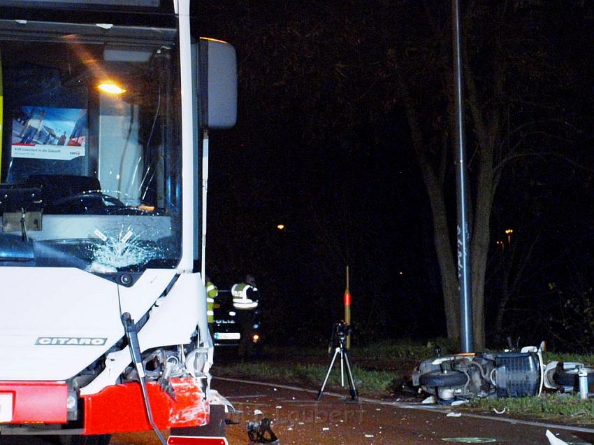 VU Roller KVB Bus Hoehenhauser Ring Koeln Muelheim P35.JPG